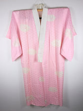 Indlæs billede til gallerivisning Japansk Nagajuban (Kort Kimono) i Pink og Hvid
