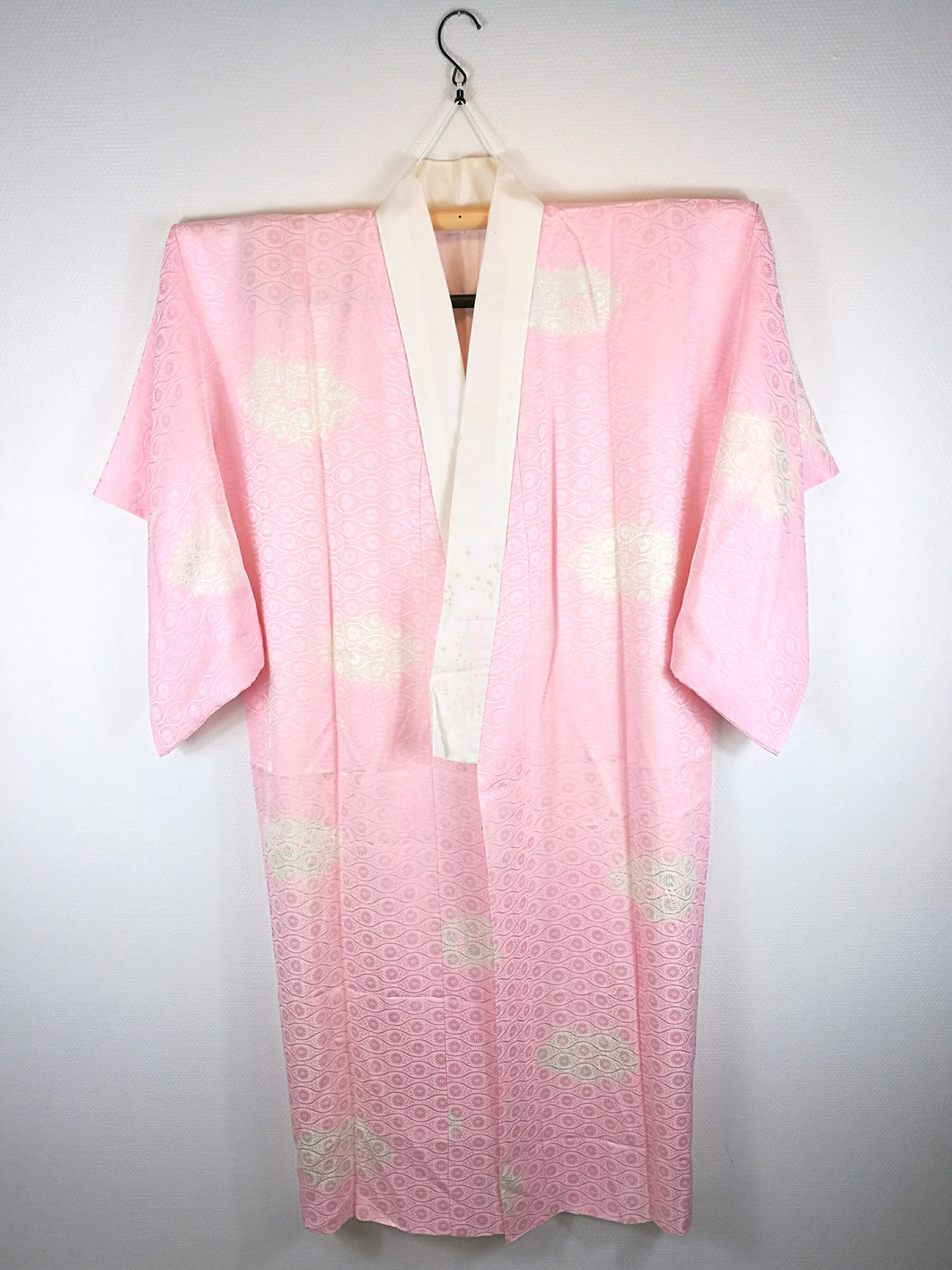 Japansk Nagajuban (Kort Kimono) i Pink og Hvid