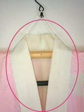 Indlæs billede til gallerivisning Japansk Nagajuban (Kort Kimono) i Pink og Hvid