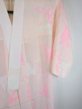 Indlæs billede til gallerivisning Japansk Nagajuban (Kort Kimono) med Traner i Nuancer af Pink