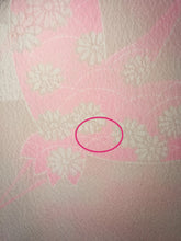 Indlæs billede til gallerivisning Japansk Nagajuban (Kort Kimono) med Traner i Nuancer af Pink