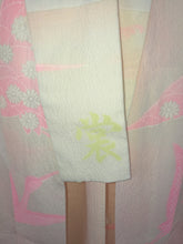Indlæs billede til gallerivisning Japansk Nagajuban (Kort Kimono) med Traner i Nuancer af Pink