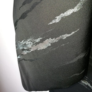 Japansk Haori Jakke i Sort med Metalliske Dekorationer