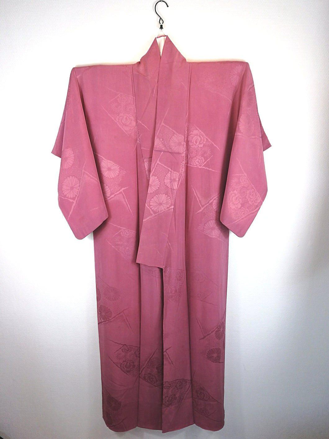 Japansk Kimono i Mørk Pink med Blomster
