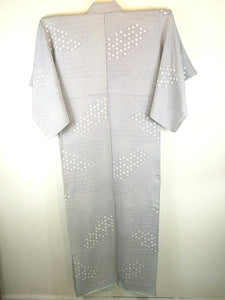 Japansk Nagajuban (Kort Kimono) i Lys Lavendel med Traditionelt Mønster