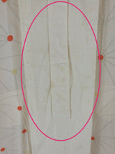 Indlæs billede til gallerivisning Japansk Nagajuban (Kort Kimono) i Knækket Hvid med Traditionelt Mønster
