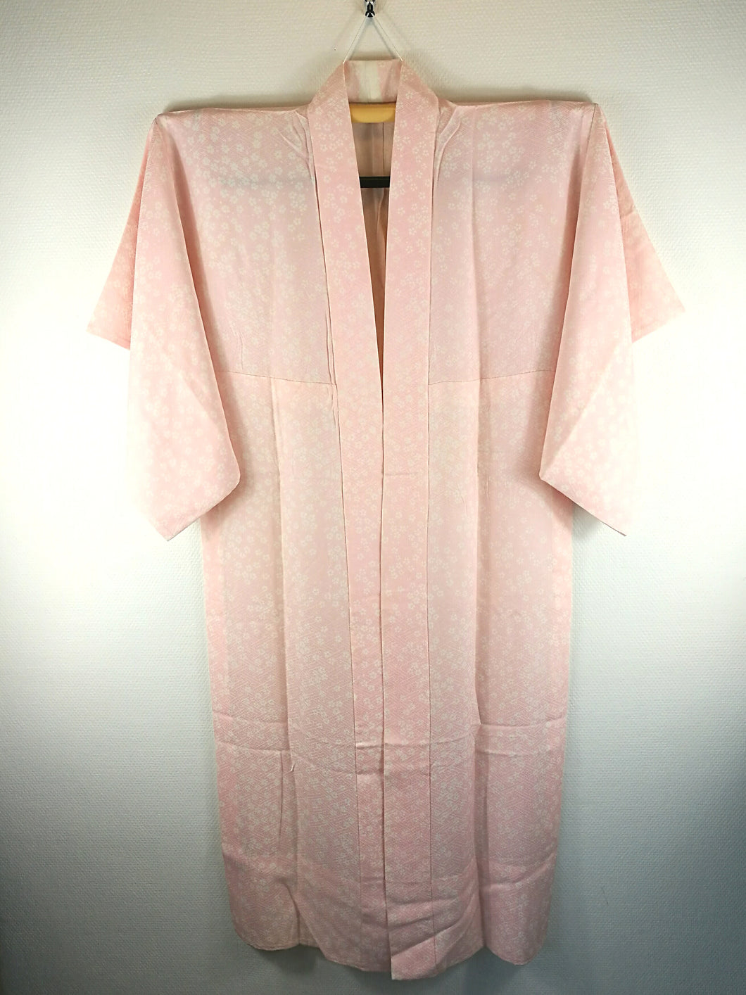Japansk Nagajuban (Kort Kimono) i Pink med Blomster