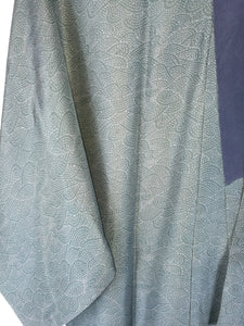 Japansk Nagajuban (Kort Kimono) i Grøn med Traditionelt Mønster