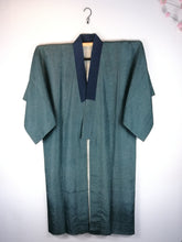 Indlæs billede til gallerivisning Japansk Nagajuban (Kort Kimono) i Grøn med Traditionelt Mønster