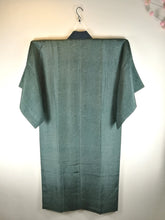 Indlæs billede til gallerivisning Japansk Nagajuban (Kort Kimono) i Grøn med Traditionelt Mønster