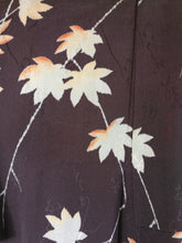 Indlæs billede til gallerivisning Japansk Kimono i Lilla med Blade fra Japansk Løn