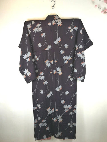Japansk Kimono i Lilla med Blade fra Japansk Løn