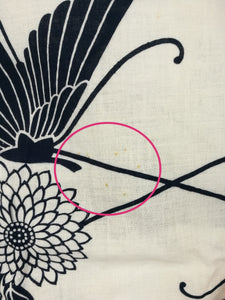 Japansk Yukata i Hvid og Mørkeblå med Blomster