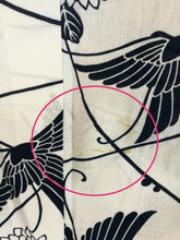 Indlæs billede til gallerivisning Japansk Yukata i Hvid og Mørkeblå med Blomster