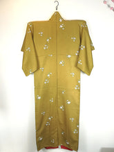 Indlæs billede til gallerivisning Vintage Japansk Kimono i Metallisk Sennepsgul