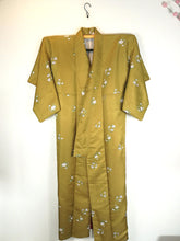 Indlæs billede til gallerivisning Vintage Japansk Kimono i Metallisk Sennepsgul