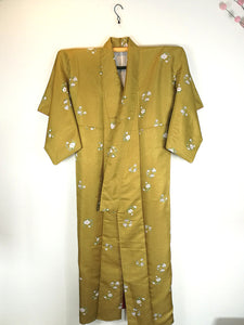 Vintage Japansk Kimono i Metallisk Sennepsgul