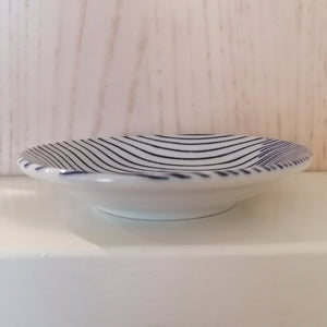 Lille Japansk Tallerken i Hvid og Blå