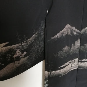 Japansk Silke Haori Jakke i Sort med Metallisk Vinterlandskab