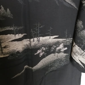 Japansk Silke Haori Jakke i Sort med Metallisk Vinterlandskab